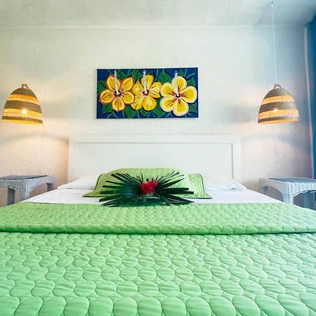 Greenwood Beach Resort Bailey Town  Ngoại thất bức ảnh