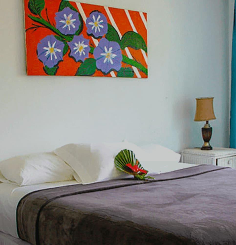 Greenwood Beach Resort Bailey Town  Ngoại thất bức ảnh